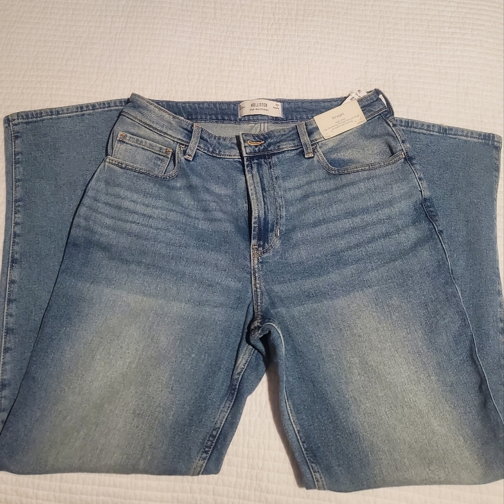 Hollister Women's Straight Leg Jeans - Light Blue - Picture 6 of 6